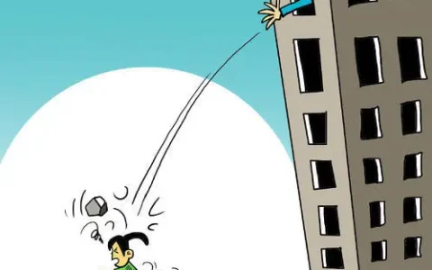 危险！成都男子30楼扔下菜刀，高空抛物有多可怕？