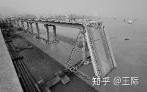 如何看待九江大桥事件？