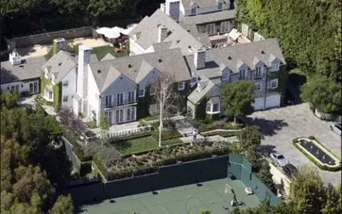 【海那边】刘嘉玲从来不炒股，却靠这个赚翻了