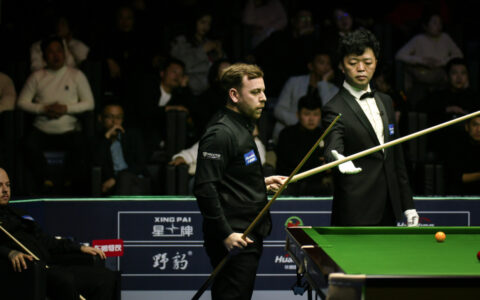 斯诺克世锦赛：囧哥逆袭之路，决赛舞台的荣耀与挑战