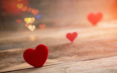 “七年之痒”根本不存在，女子评价婚姻：7年了，像极了热恋