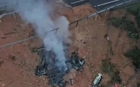 聚焦梅大塌方事故，伤亡数字再扩大，亲历者发声及事故赔偿与追责