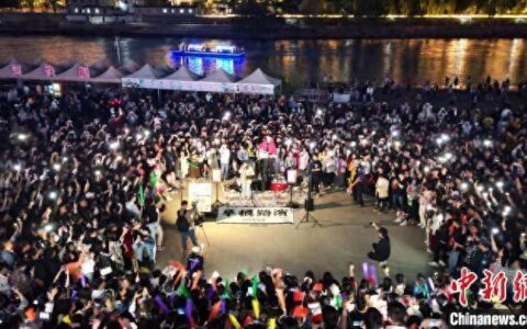 “演出+旅游”升温 中国“五一”假期迎多样化演艺