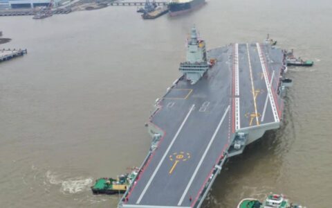 福建舰首次海试！