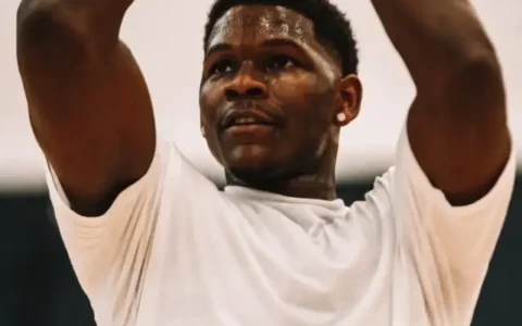 森林狼起飞？状元华子剃脏辫留平头 训练积极 戈贝尔+唐斯三巨头