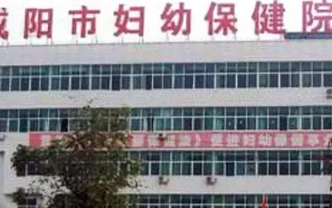 40余名抗疫医护突然被裁？涉事医院回应：报道严重不实